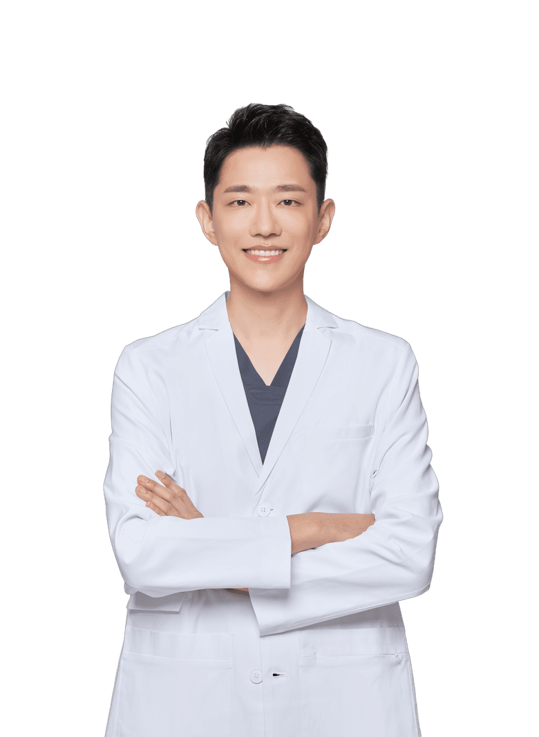 Yunggi Lee, board-certified plastic surgeon at U&U Plastic Surgery Clinic