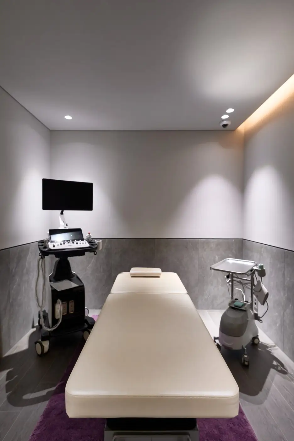 Breast Implant Removal? Pain, Recovery Time, and Body Changes — Summarized from Research — article image 11