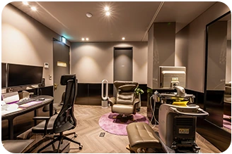 3F consultation room with recliner and consultation desk