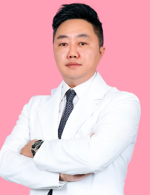 Dr. Beomsik Bang, breast-surgery subspecialist from Ewha Mokdong Hospital